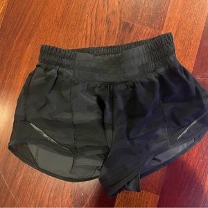 Lululemon Hottie Hots 2.5 Black Camou